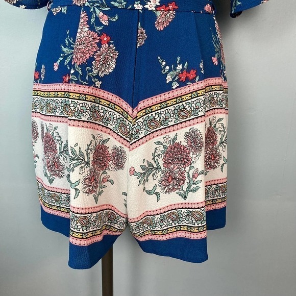 TRIXXI Clothing Company Midnight Blue Crepe Floral Suplice Romper Women's Size M - Picture 8 of 12